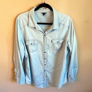Torrid Long Sleeve Light Denim Shirt Size 2